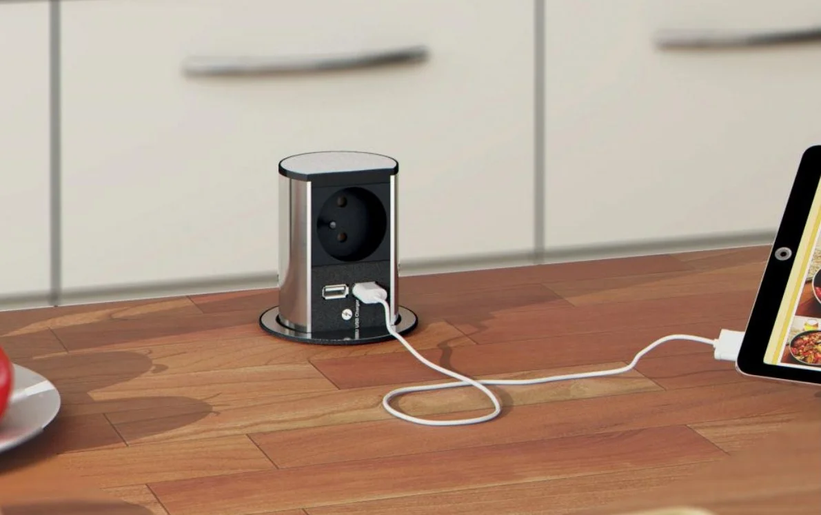 Prise Escamotable 1 prises + USB IZY - Saldi Straordinari – Offerte Speciali plaque Disponibili Adesso