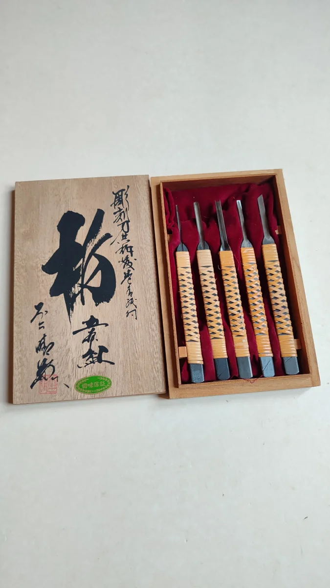 Set de 5 ciseaux de graveur "chokokuto" 4,5mm "Tochi" - Accessoires Outdoor pour Plus de Liberté de Mouvement - {'count': 2, 'name': 'Boîtier'}