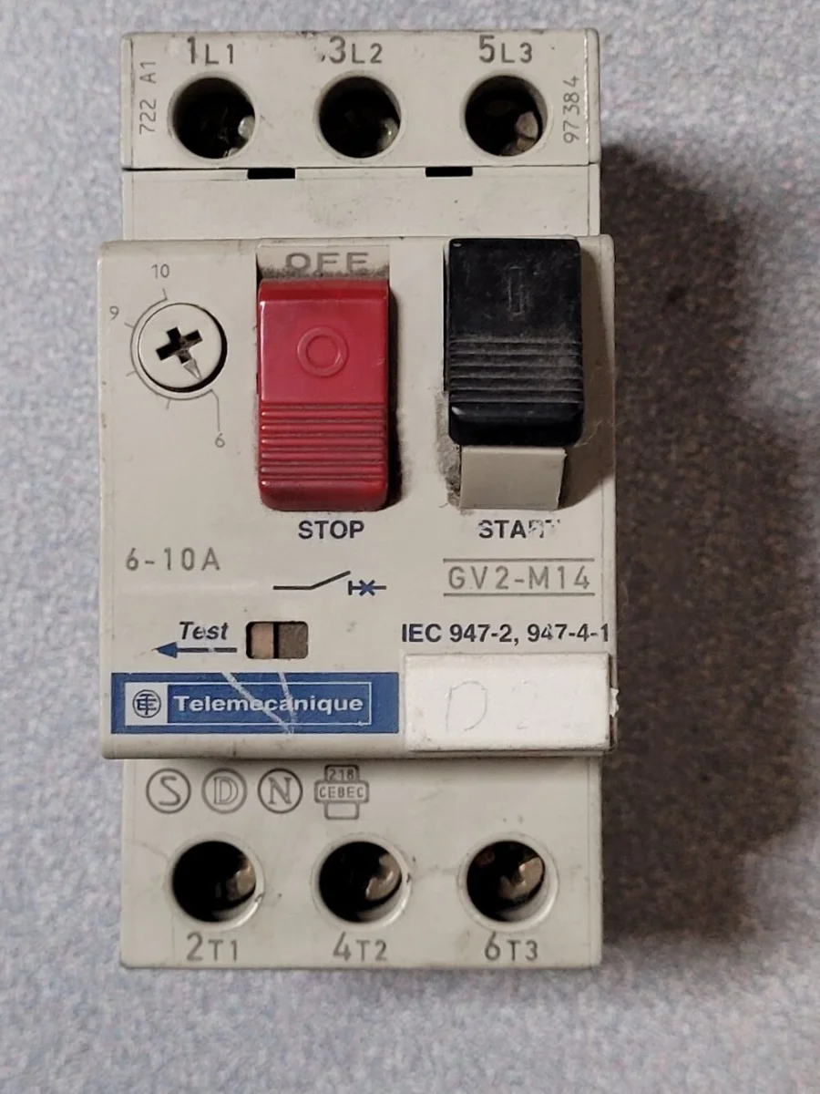 Disjoncteur moteur (6-10A) GV2M14 - Éclairage de qualité avec ECLAIRAGE frais de port offerts
