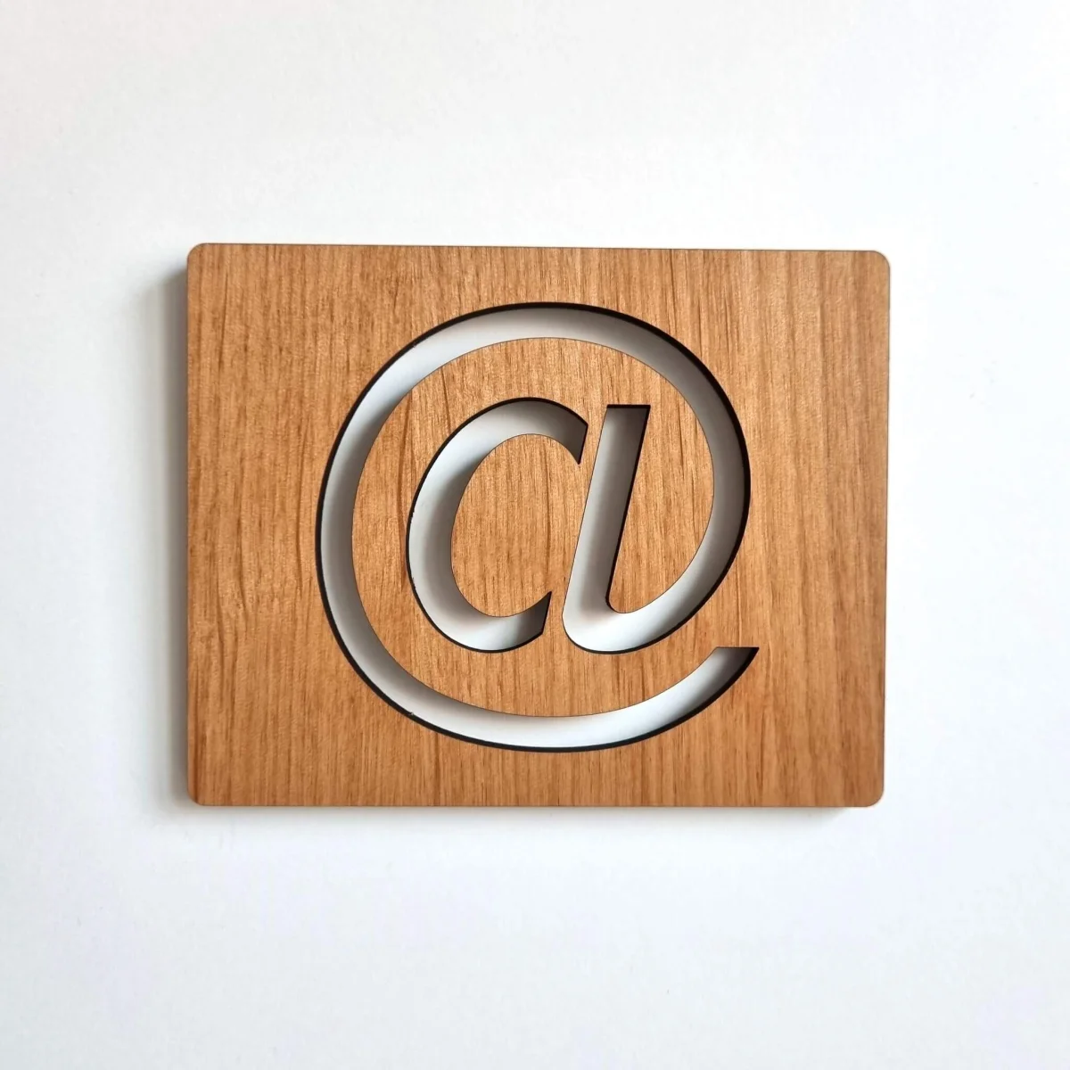 Pictogramme local informatique découpé en bois – ép. 5mm - Vins Rouges Harmonieux pour m2 Chaque Occasion