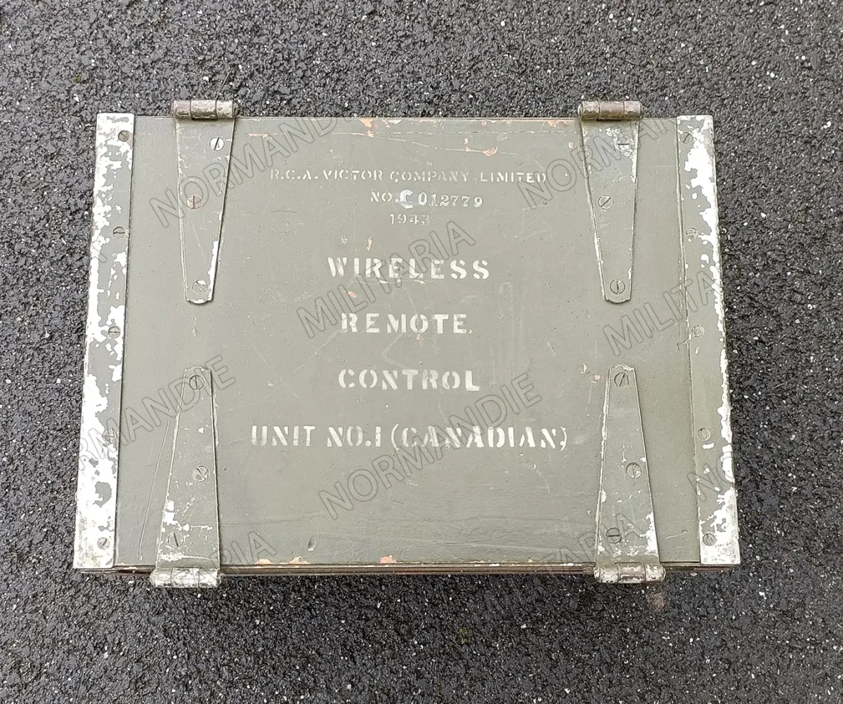 WIRELESS CONTROL REMOTE UNIT N 1 CANADIEN WW2 1943 - Éclairage de qualité avec frais de port offerts - {'count': 3, 'name': 'couleur'}
