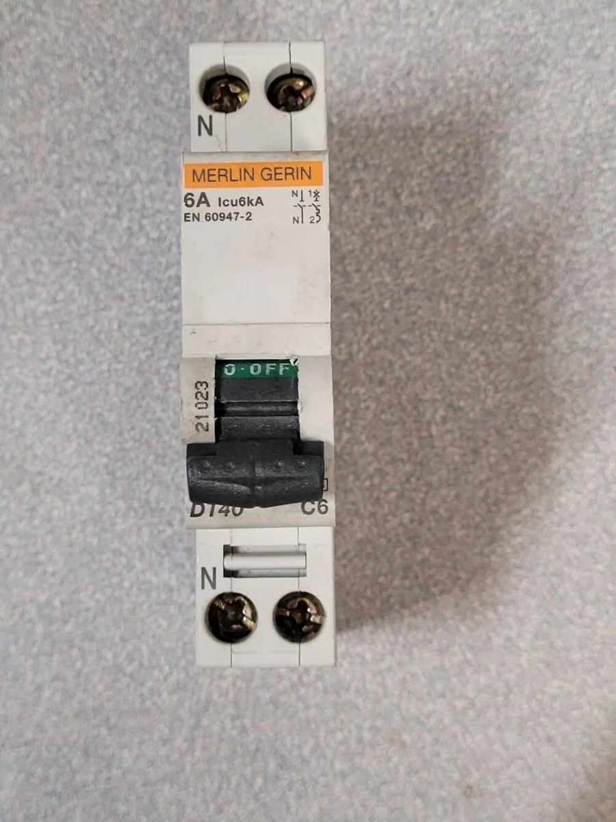 Disjoncteur tableaux 1P+N 21023 - Éclairage de qualité avec frais de port offerts
