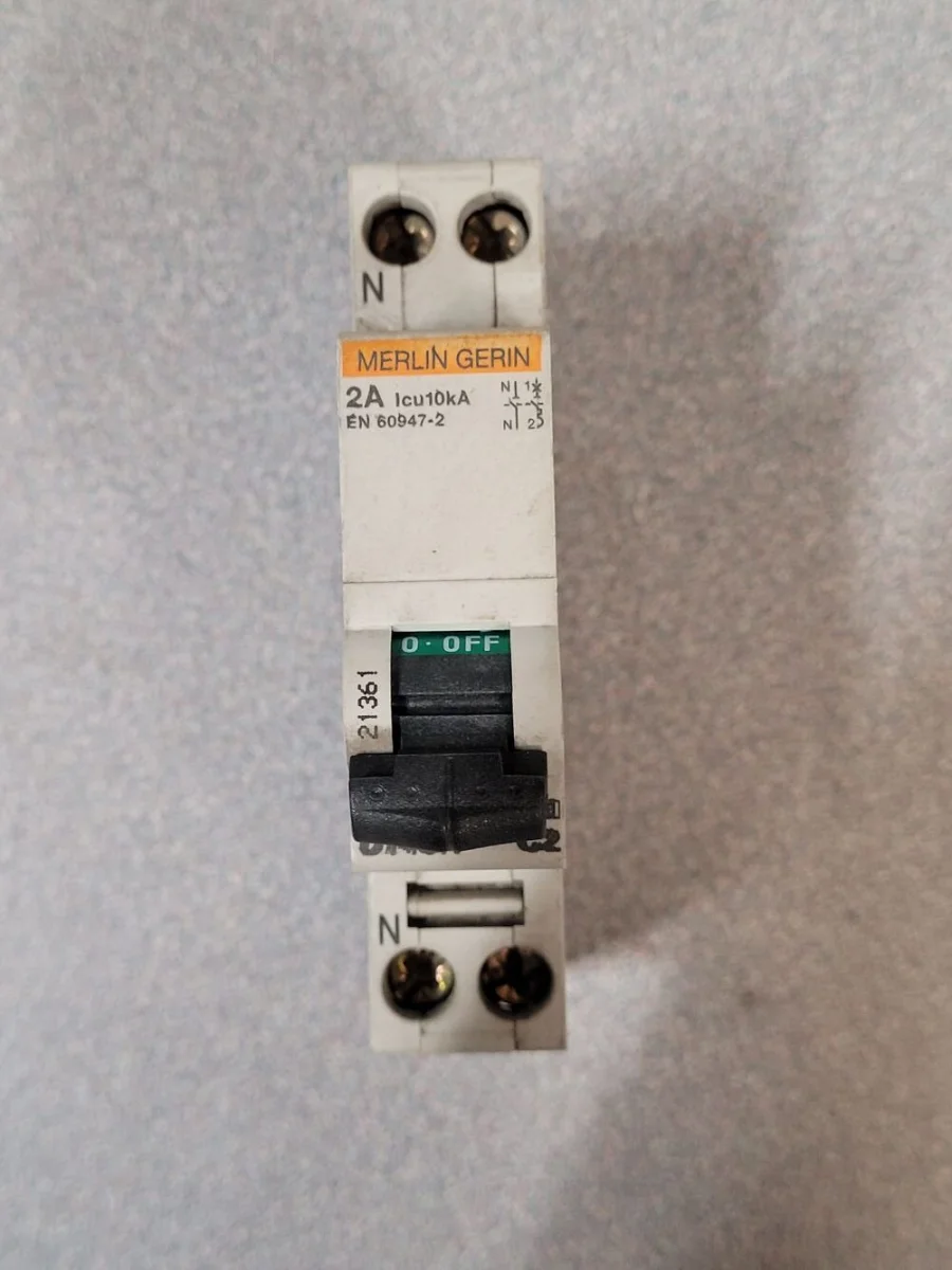 Disjoncteur 1P+N 21361 - Éclairage de qualité Différentiel avec frais de port offerts