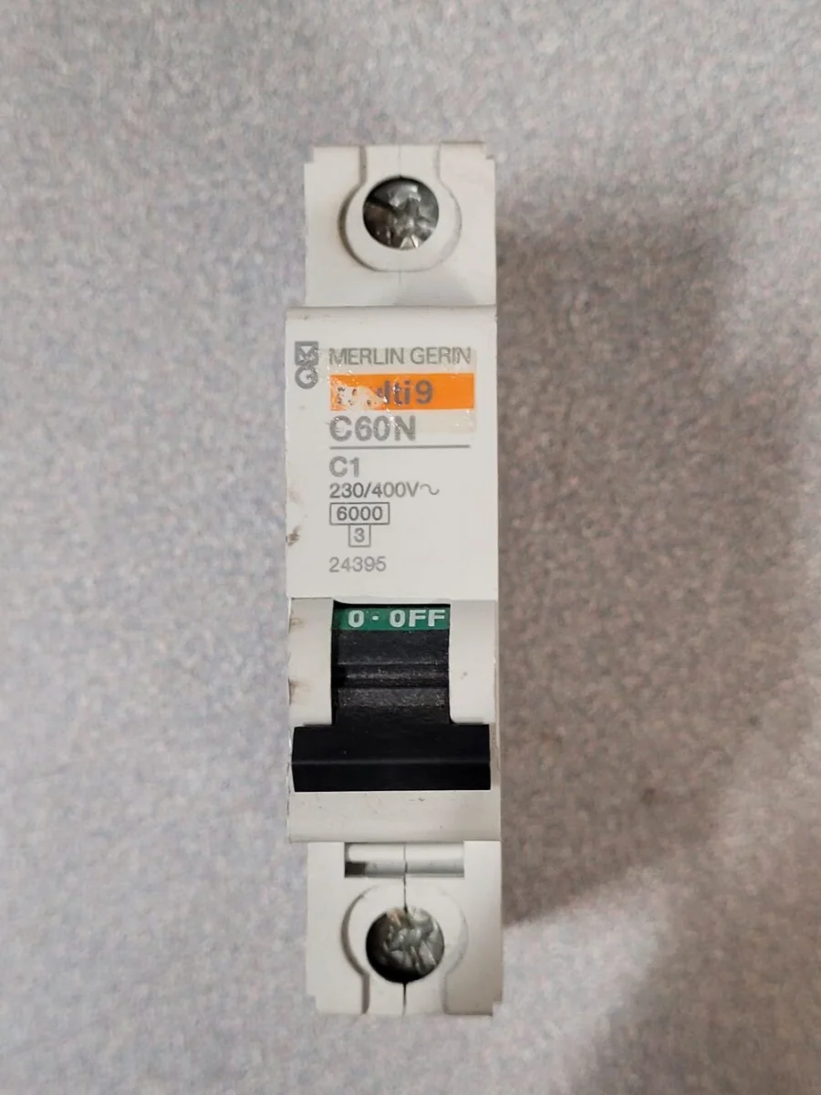 Disjoncteur 1P 24395 - disjoncteur Éclairage de qualité avec frais de port offerts
