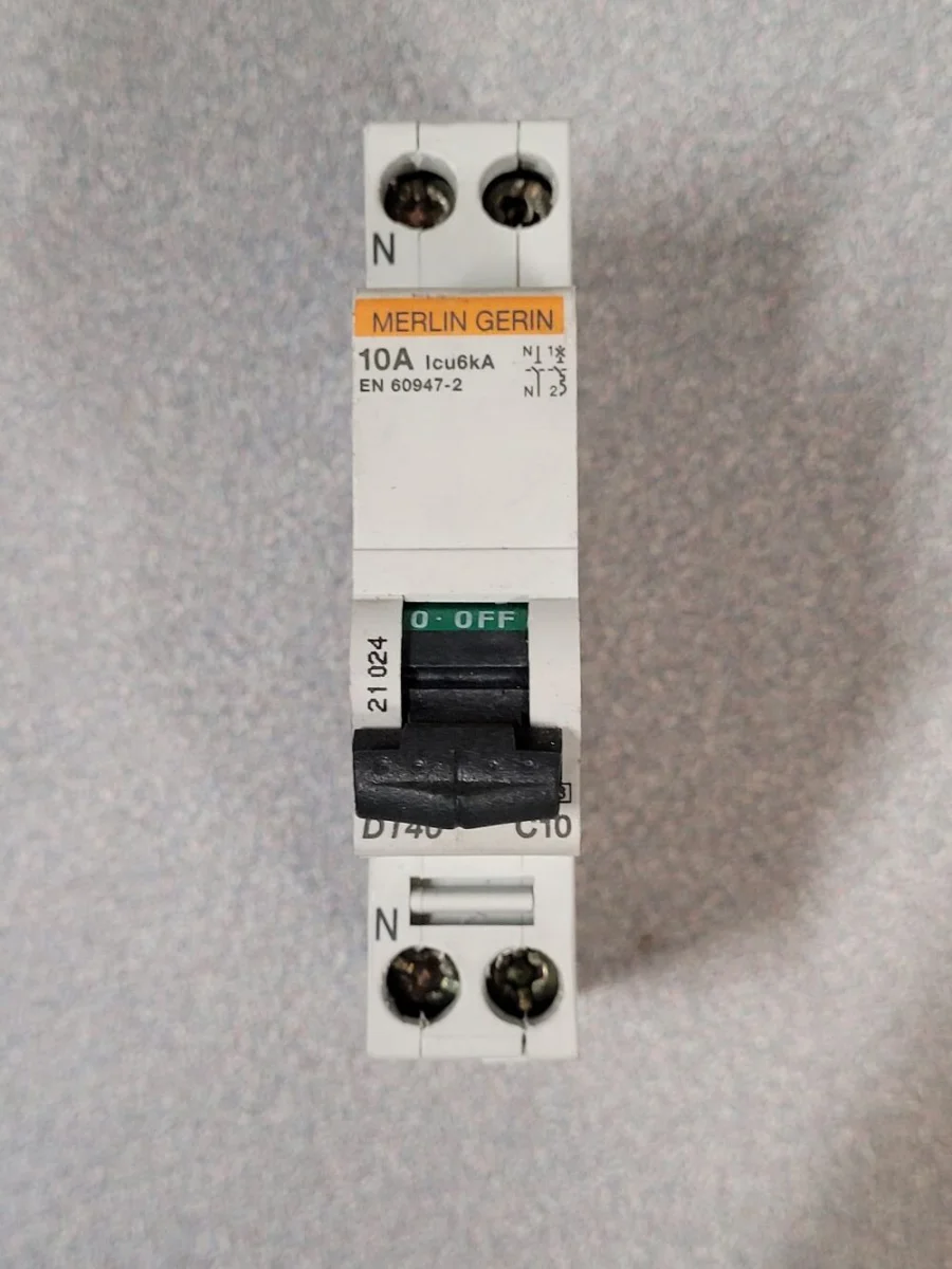 Disjoncteur 1P+N 21024 - Éclairage de qualité avec frais de port offerts - Circuits électriques