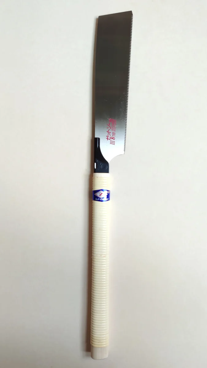 Scie japonaise "Kataba" 250mm "Z-saw" - Accessoires Outdoor pour Plus de Liberté de Mouvement - {'count': 1, 'name': 'vertikale'}
