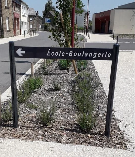 Signalétique d’intérêt local anodisé 1 lame - Saldi Straordinari – Offerte Speciali Disponibili Adesso - Panneau lumineux