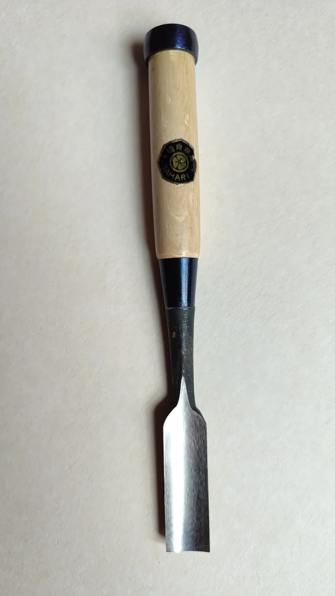Gouge japonaise "Uchimaru nomi" 18mm Yamari - Accessoires Outdoor pour Plus de Liberté de Mouvement - {'count': 1, 'name': 'GAUCHE'}