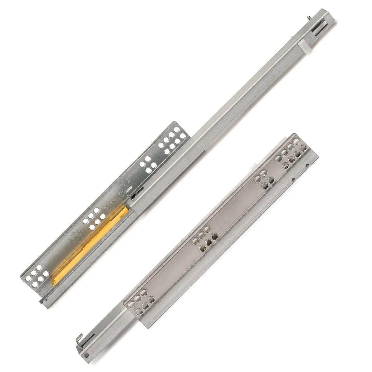 Glissières sous le plancher, capacité de charge Télescopique : 25 kg (56 lb), 450 mm (17-23/32″), Conception : extension partielle avec ouverture par pression, 3123405. Coulissants sous le plancher de haute qualité pour tiroirs en bois, étagères en bois et bien plus encore, d’EMUCA
